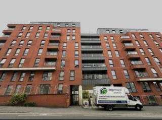 Cozy Room with Private Bathroom Close to City Centre in Shared Apartment - Manchester - 9