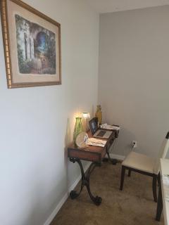 Spacious 2 en-suite BR, heated pool & spa retreat - 2