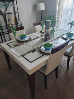 Spacious 2 en-suite BR, heated pool & spa retreat - 4