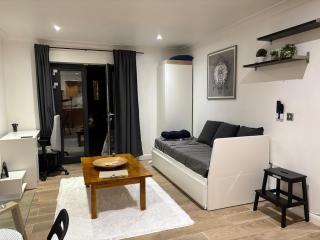 The Petite Retreat - Birmingham - 9