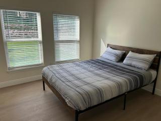 New 2025 Modern 3BR Retreat - 5