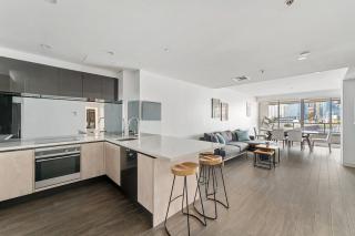 Luxury Darling Harbour Views, Pool & Parking - Sydney - 4