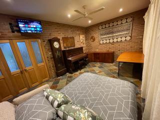 BasinWaterStays Waterfront Jetty - Brm3 - Basin View - 6