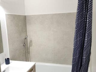 Studio Cabine Lumineux pour 4, Vue Port, Canet-en-Roussillon - FR-1-833-24 - 2