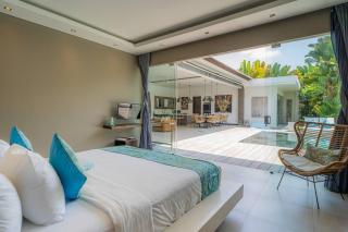 4 BR Villa with pool, central location Seminyak - 7