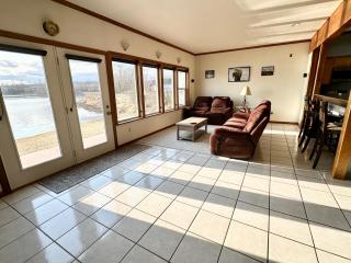 Downtown Wasilla Lakefront Home - 3