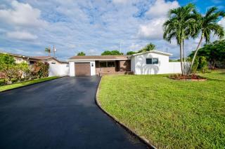 Miramar Retreat Arcade Game Room King Bed 25 Min to Hollywood Beach - 6
