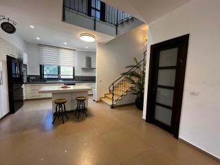 Super house - Hod HaSharon - 2