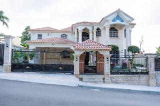 Villa La Dueña - Vista Hermosa Luxury Retreat, 5BR Villa with Pool, Swim-Up Bar, Jacuzzi, Chef's Kitchen, Fast Wi-Fi, Full AC, EV Charger and Solar Power, Ideal for Families & Groups - Cancino - 4