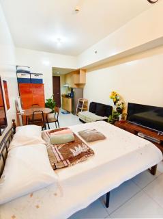 Best Staycation for you at Brenthill Condominium - 7