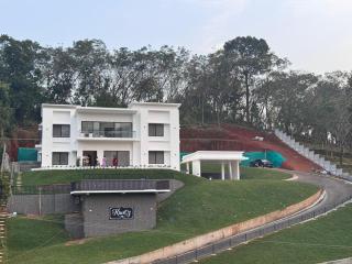 KiwiOz Villa - Thamarassery - 7