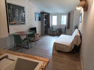 "Sous les Toits" -Garage privé optionnel -Centre historique-Plages à 21km ! - Pézenas - 0