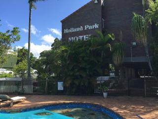 Holland Park Motel - 1