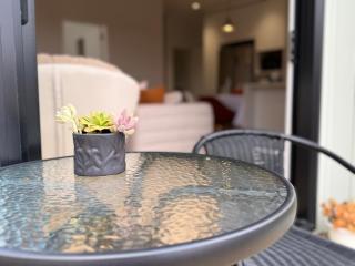 Elegant Newly Built Home for Perfect Stay Close to the Airport and City Centre - Auckland - 5