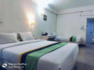 Hotel Crown - Ahmedabad - 6