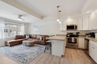 Ashworth Escape Balcony Steps to Beach AC - 3