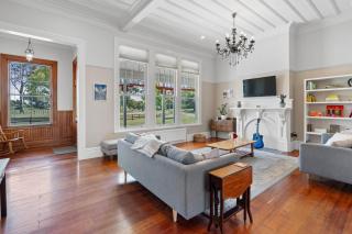 6 bedroom vineyard villa with pool, spa & yoga studio - Masterton - 8