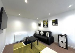 Elegant Apartment In City Centre - 4