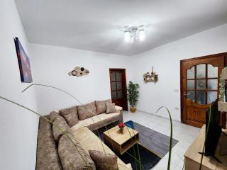 Eden Holiday Home - 8