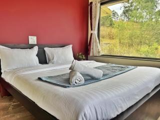 SHREE STAY'S Nature's Trail With private swimming pool - Panchgani - 8