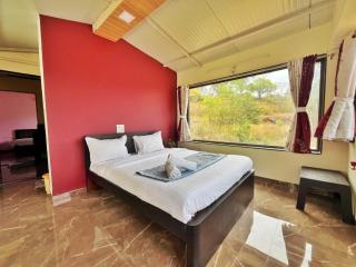SHREE STAY'S Nature's Trail With private swimming pool - Panchgani - 4