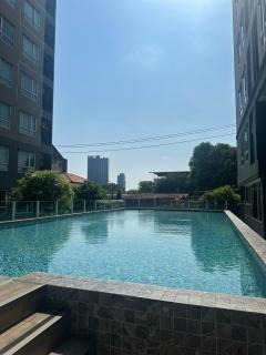 Modern Condo - BTS Bang Chak - Pool, Gym, Wi-Fi - 0