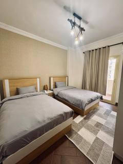 Lux Modern 3BR in New Cairo with Balconies and Aircondition - Il Cairo - 5