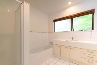 Remuera Spacious Holiday Home - 5