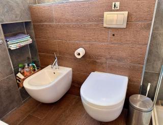 Top Wohnung in Stadtvilla mit Terrasse und Garten - Nuremberg - 1