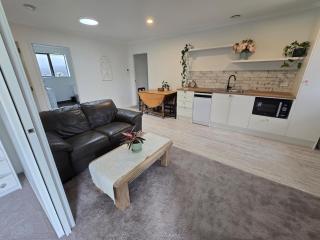 Bethlehem Home, plus Self Contained Apartment - Tauranga - 6