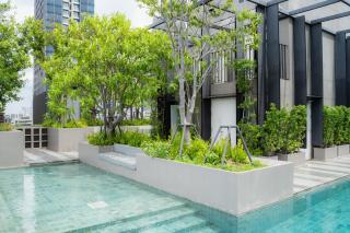 Luxury 2BR with Sky Pool & Gym Near BTS Thong lo - Bangkok - 9