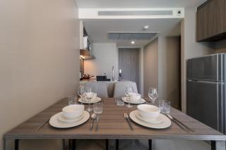 Luxury 2BR with Sky Pool & Gym Near BTS Thong lo - Bangkok - 1