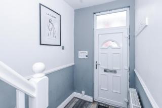 Cosy Two Bedroom House in Wallasey by Eason Stays, Ideal For Contractors Digs, Close To The Wallasey Alfred Docks, Seacombe Ferry - with Free Parking! - Seacombe - 3