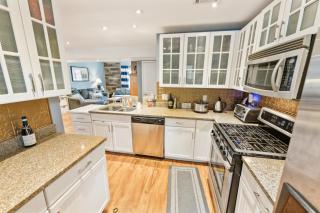 Stylish Notre Dame Condo - Sleeps 6 condo - South Bend - 8