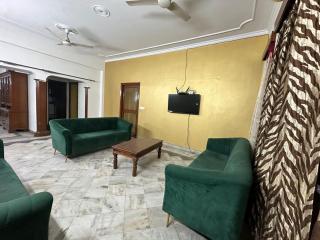 HRX apartment Fully furnished 3bhk - New Delhi - 0