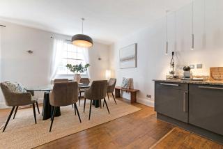 Premium Hyde Park Townhouse by Madestays - 2