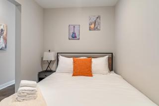 CozySuites - Penrose On Mass with pool & parking #3 - Indianápolis - 1