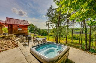 Antlers Point Cabin with Patio and Grill in Branson - Branson - 0