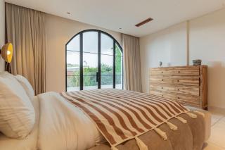 Elegant 4BR Villa downtown Berawa Canggu - 2