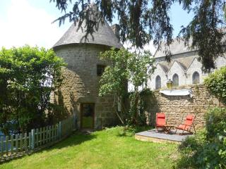 La tour médiévale du Château de la Carrée - Saint-Germain-en-Coglès - 1