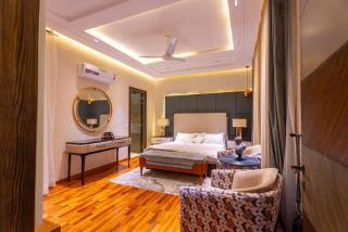 Luxurious 3bhk duplex penthouse in gold crest Mall - 2