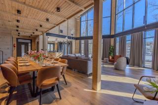 Luxury 6BR Mansion - Lakefront, Sauna, Hot Tub - 8