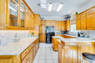 Luxe Lakefront Home with Hot Tub, Dock and Fire Pit - Granbury - 1