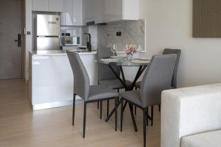 Brand New Luxurious - Modern 1BR - Pool - Gym - 4