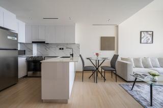 Brand New Luxurious - Modern 1BR - Pool - Gym - 3