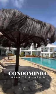 Apartamento na praia com solário privativo - Conde - 0