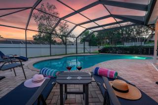 Perfect Family Getaway, Heated Pool, Hot Tub, Ping Pong, Massage Chair just minutes to Beach, Nature Preserve & Pickleball! - Bradenton - 9