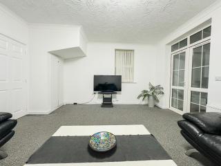 Leicester Oakwood House 6 Bed-Sleeps 10-Private Garden-Free Parking - Leicester - 5