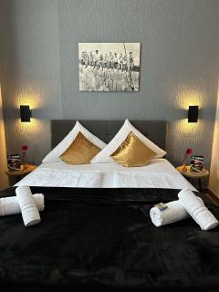 Hotel Restaurant zum Löwen - Duisburg - 5