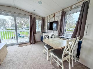 Brilliant 6 Berth Caravan For Hire At Haven Hopton In Norfolk Ref 80039G - Great Yarmouth - 2
